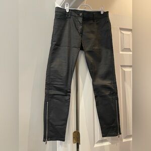 GAP Black Skinny Jeans with Stretch Fabric